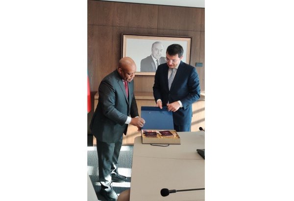 D-8 ölkələrinin Bakıda investisiya əməkdaşlığı üzrə görüş keçirməsi təklif edilib