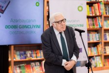 bp daha beş müəllifin kitabını nəşr etdirib