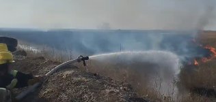 Ermənistanın Naxçıvanla sərhəddə törətdiyi yanğın söndürülüb (FOTO/VİDEO)