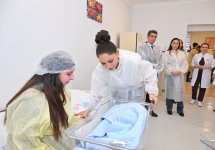 Birinci vitse-prezident Mehriban Əliyeva Gəncə Şəhər Birləşmiş Xəstəxanasının Perinatal Mərkəzində olub (FOTO/VİDEO)