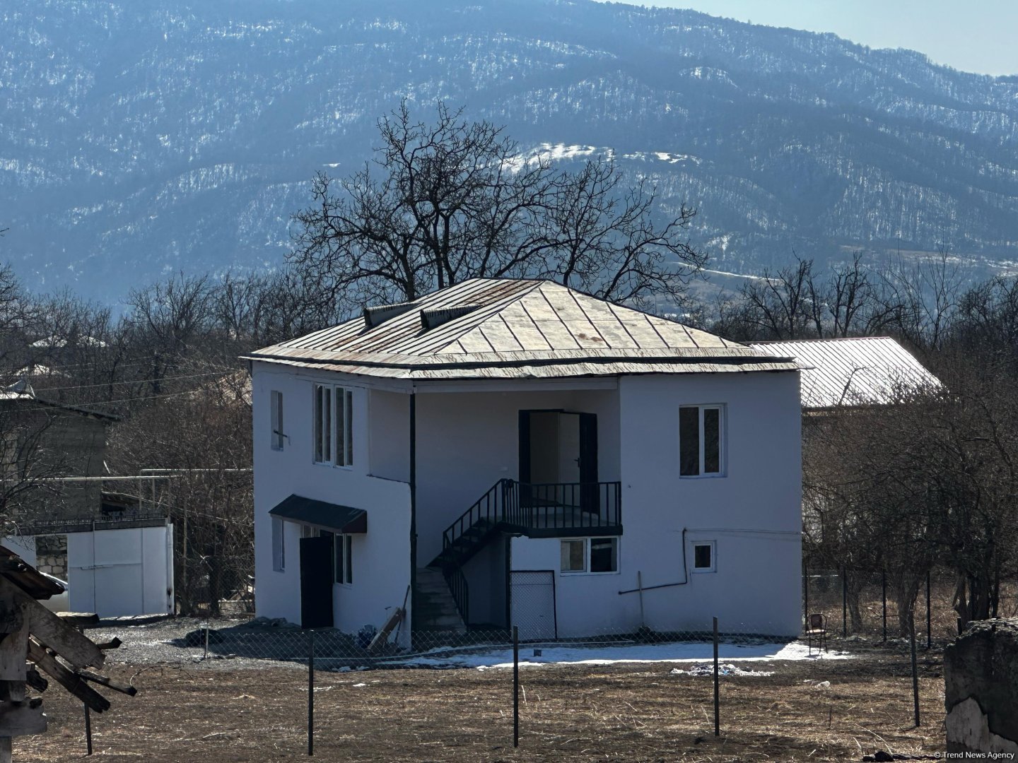 Növbəti köç karvanı Ağdərə rayonunun Həsənriz kəndinə çatıb (FOTO) (ƏLAVƏ EDİLİB)