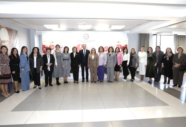 AHİK tərəfindən Beynəlxalq Qadınlar Günü münasibətilə "Muğamın sehrli dünyası" konsert proqramı təşkil olunub (FOTO)