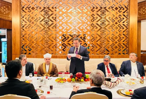 Türkmənistanın baş müftisi Azərbaycan Səfirliyinin təşkil etdiyi iftar mərasimində iştirak edib (FOTO)