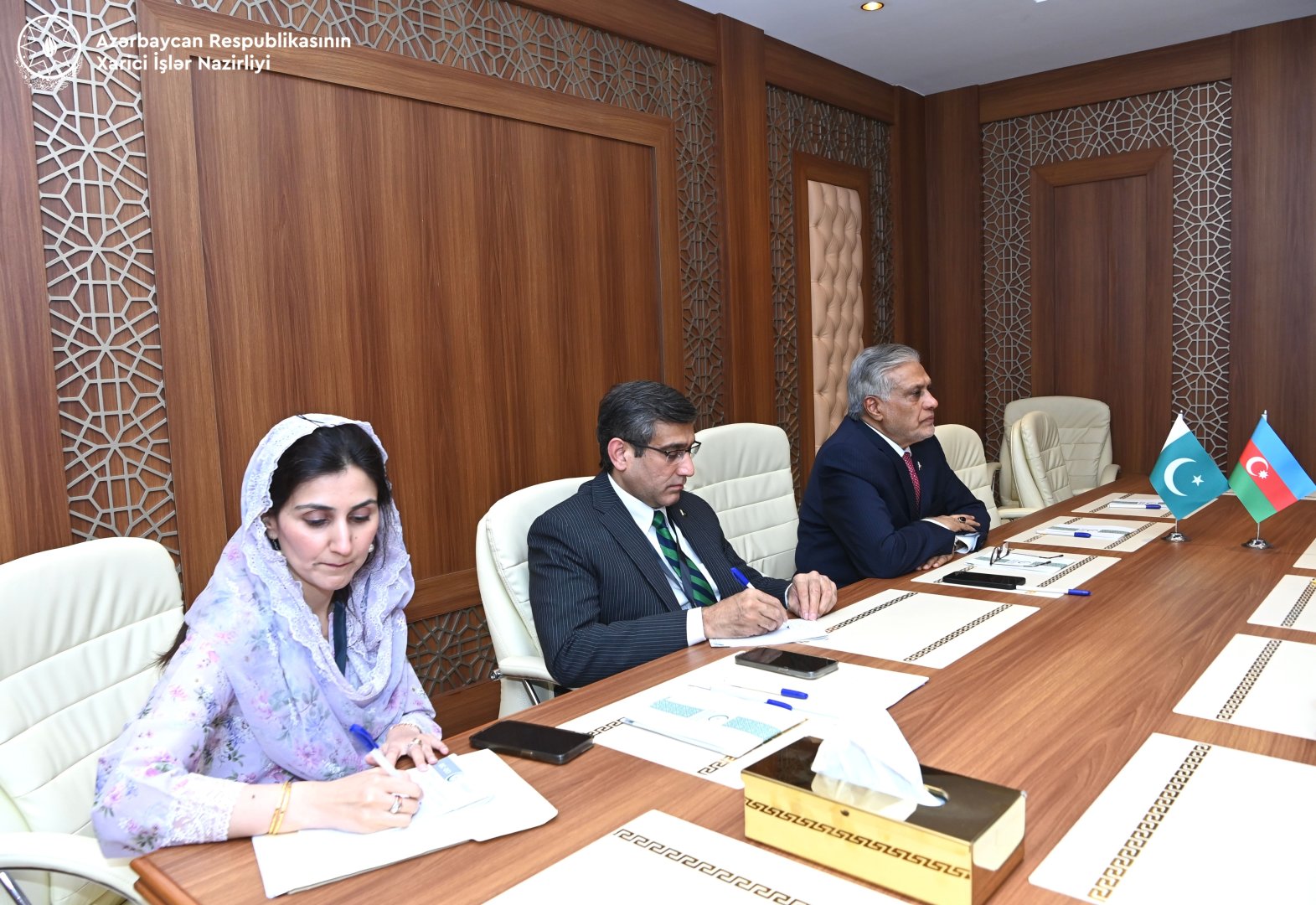 Azərbaycan və Pakistan XİN rəhbərləri strateji tərəfdaşlıq məsələlərini müzakirə edib (FOTO)