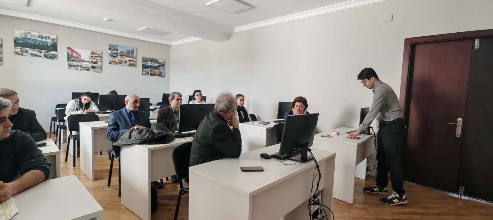 Gənc və tanınmış alim AzMİU-da elmi seminar keçib: Dinamik sistemlərdə riyazi metodların tətbiqi müzakirə olunub (FOTO)