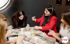 “Nar” 8 Martı xanım jurnalistlərlə birgə qeyd edib (FOTO)