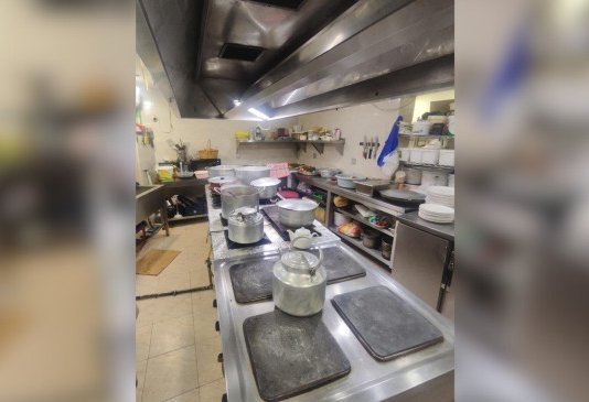 Paytaxtdakı restoranlardan birində istehlaka yararsız məhsullar aşkarlandı (FOTO)