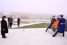 Şimali Makedoniya Prezidenti Bakıda Zəfər parkını ziyarət edib (FOTO)