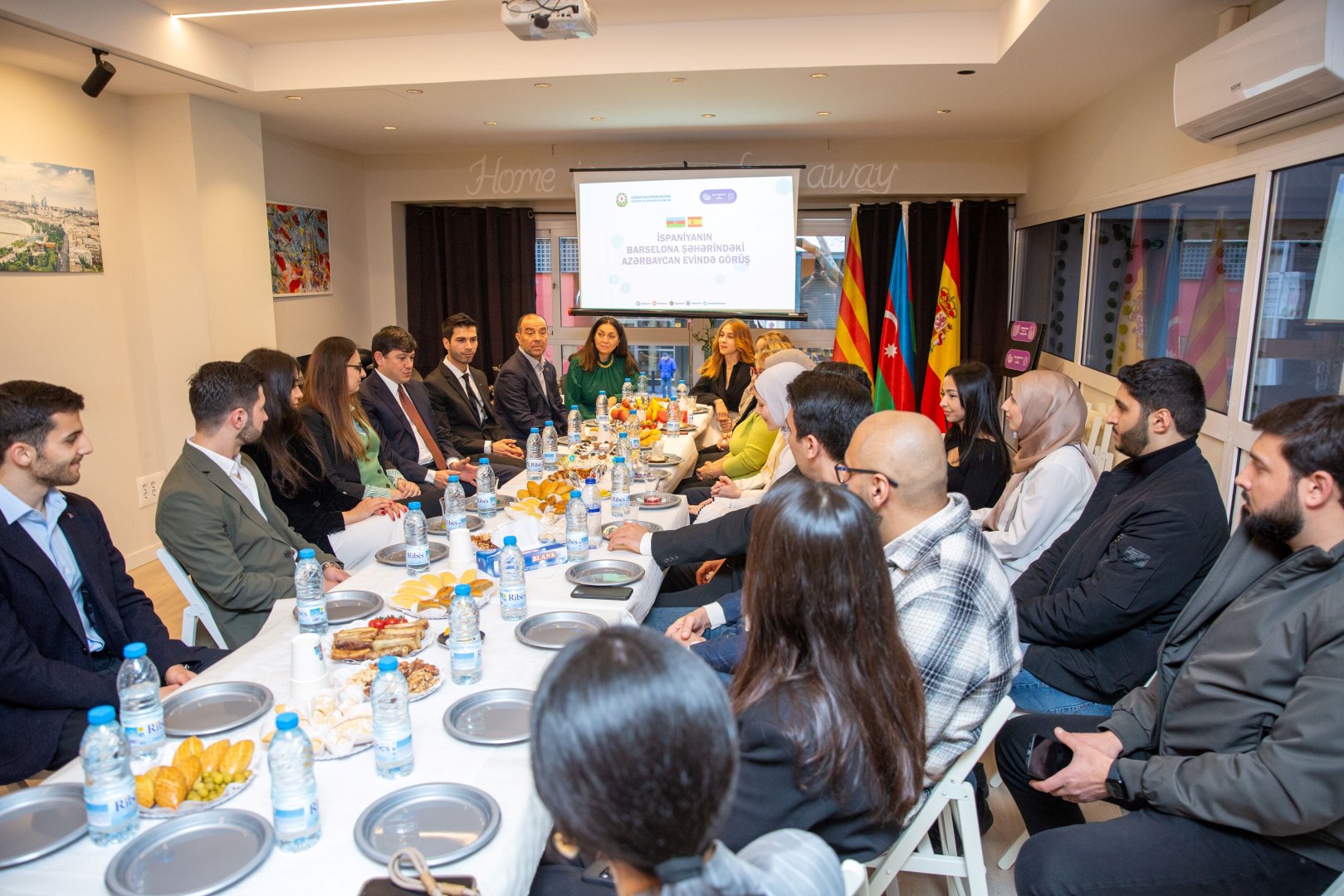 Fuad Muradov Barselona Azərbaycan Evini ziyarət edib (FOTO)