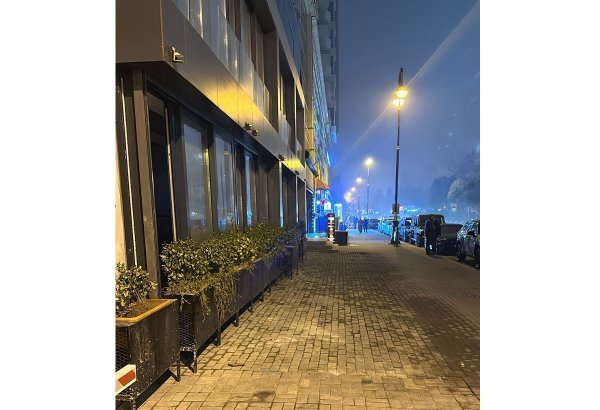 Piyada səkisində özbaşına artırma işlərinin aparılması faktı aşkar edilib