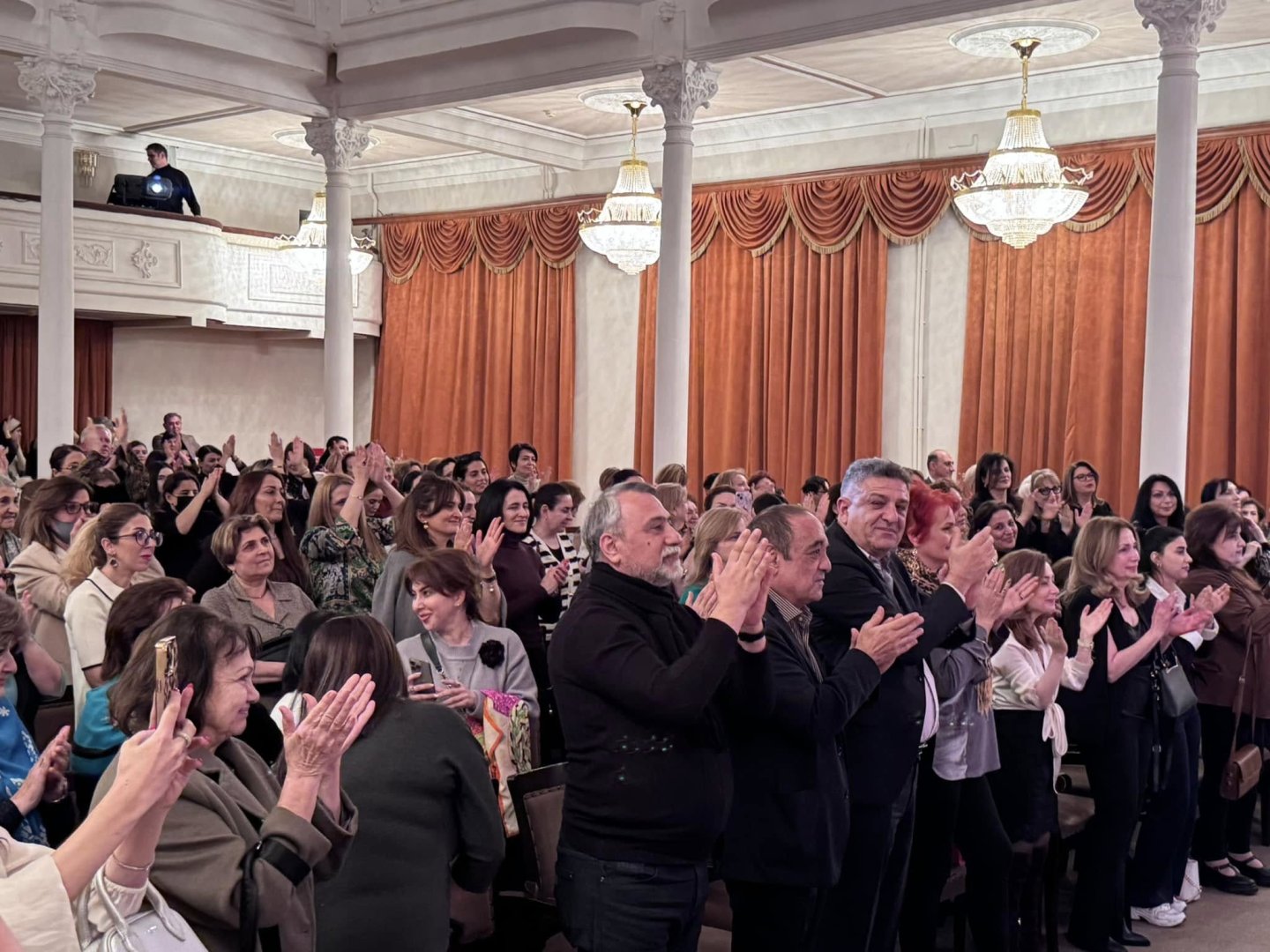 Sərxan Sərxan nostalji konsert proqramı ilə çıxış edib (FOTO)