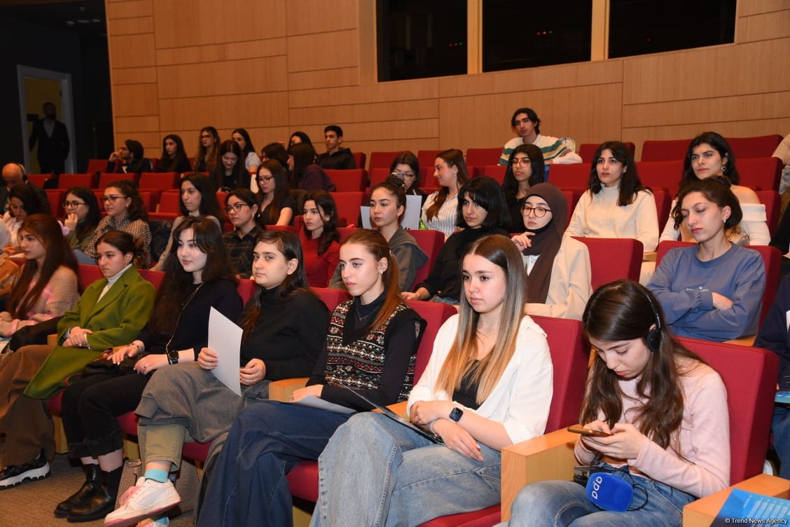 ADA Universitetində “Dünyada İtalyan Dizayn Günü” tədbiri keçirilib (FOTO)