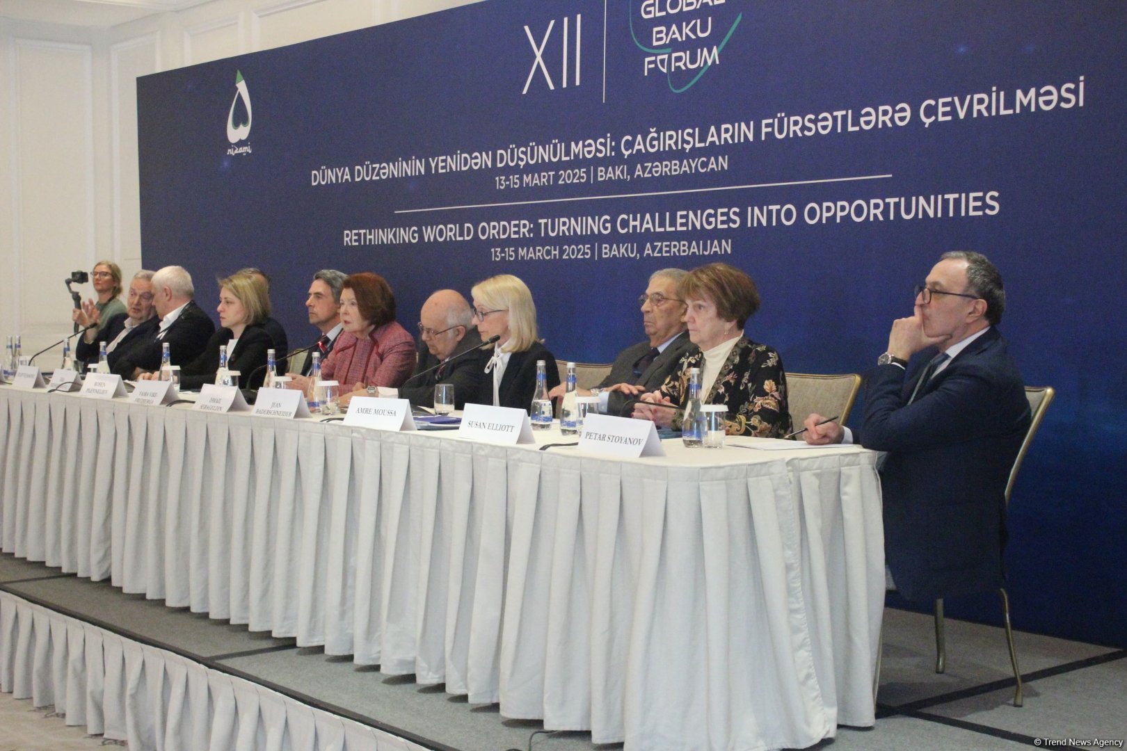 Bakıda XII Qlobal Bakı Forumuna həsr olunmuş mətbuat konfransı keçirilib (FOTO)