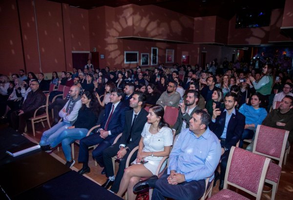 Barselonadakı Azərbaycanlılar Cəmiyyətinin yaranmasının 10 illiyi qeyd edilib (FOTO)