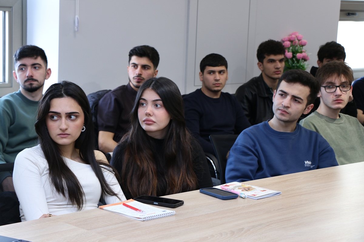 Tələbələr dağ-mədən sənayesində inşaat mühəndisliyinin rolu barədə məlumatlandırılıb (FOTO)