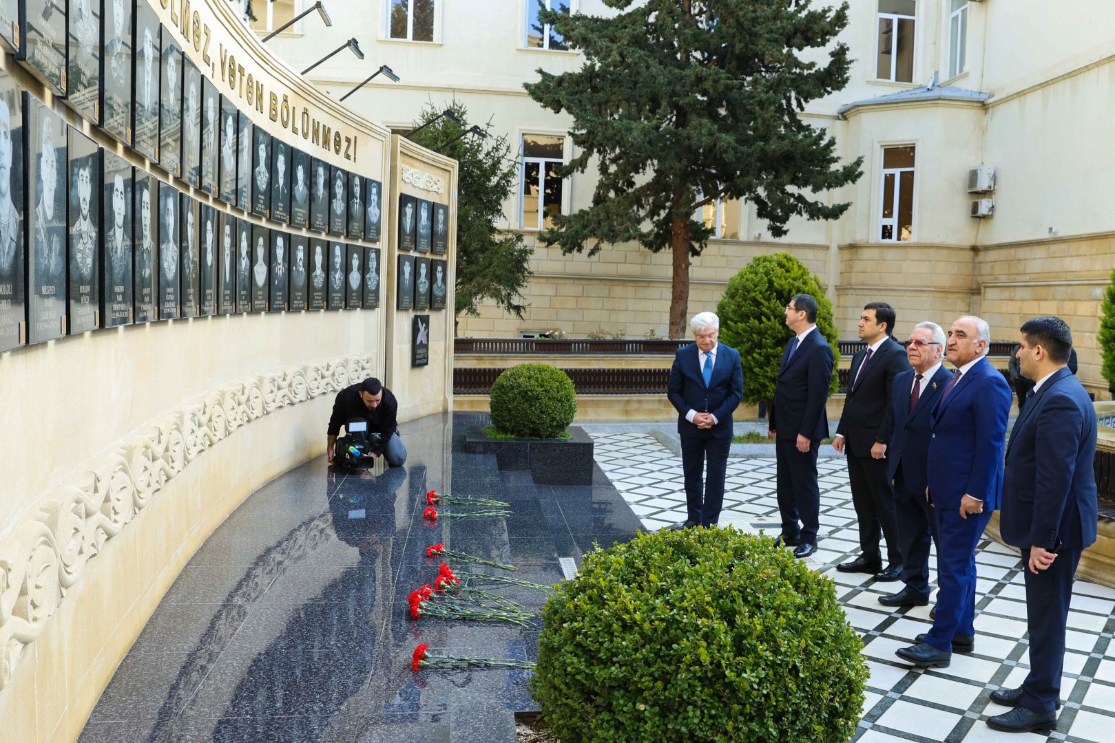 UNEC-də "Konstitusiya və Suverenlik İli" çərçivəsində maliyyə nəzarəti mövzusunda konfrans keçirilib (FOTO)