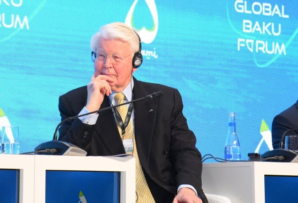 Kiçik və orta gücə malik dövlətlər alternativ inkişaf yollarının nümayiş etdirilməsində mühüm rol oynayır - Oulavyur Raqnar Qrimsson