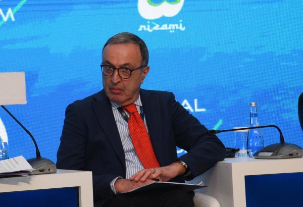 Yeni dünya düzənində orta güclərin rolu artır - Pyotr Stoyanov