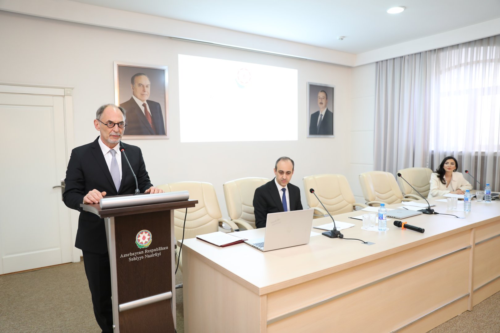 Səhiyyə Nazirliyində Azərbaycanda sağlamlıq turizminin davamlı inkişafının təmin edilməsi məqsədilə yaradılan İşçi qrupunun növbəti iclası keçirilib (FOTO)