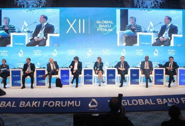 Qlobal Bakı Forumu çərçivəsində “Yeni dünya üçün yeni texnologiyalar” mövzusunda panel müzakirəsi keçirilib (FOTO) (ƏLAVƏ OLUNUB)