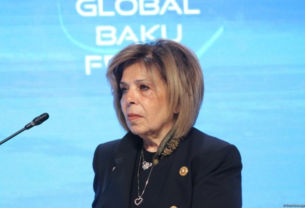 Muşira Xəttab iqlimlə bağlı problemlərin həllində və sülh prosesində qadınların rolu haqda
