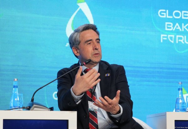 Bolqarıstanın keçmiş prezidenti Süni İntellektin fəaliyyətinin nizamlanmasının vacibliyini vurğulayıb