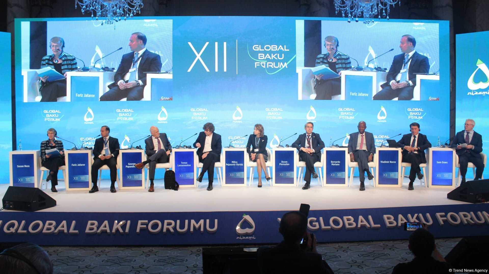 Qlobal Bakı Forumu çərçivəsində “Yeni dünya üçün yeni texnologiyalar” mövzusunda panel müzakirəsi keçirilir (FOTO)