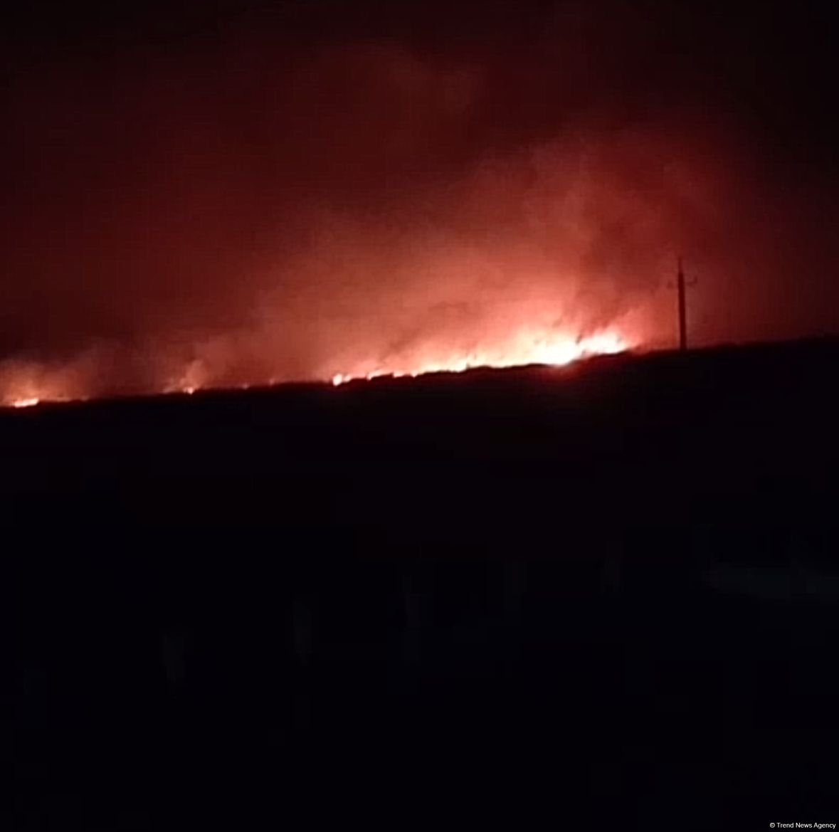 Cəbrayılda boş ərazidə güclü yanğın baş verib (FOTO) (ƏLAVƏ EDİLİB)