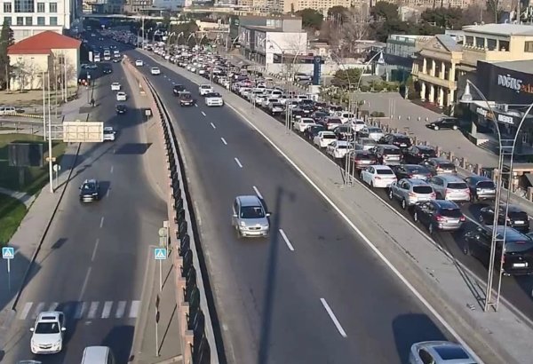 Sürücülərin NƏZƏRİNƏ: Bakıda bu yollarda sıxlıq var - SİYAHI (FOTO)