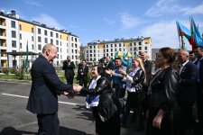 Prezident İlham Əliyev və Birinci xanım Mehriban Əliyeva Suqovuşanda yaşayış kompleksinin istifadəyə verilməsi mərasimində iştirak ediblər (FOTO/VİDEO) (YENİLƏNİB)