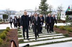 Prezident İlham Əliyev və Birinci xanım Mehriban Əliyeva Ağdərənin Həsənriz kəndində sakinlərlə birlikdə Novruz tonqalını alovlandırıblar (FOTO/VİDEO) (YENİLƏNİB)