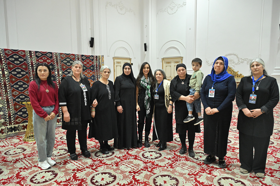 Heydər Əliyev Fondunun vitse-prezidenti Leyla Əliyeva Qubada şəhid övladları ilə birgə Novruz şənliyində iştirak edib (FOTO/VİDEO)