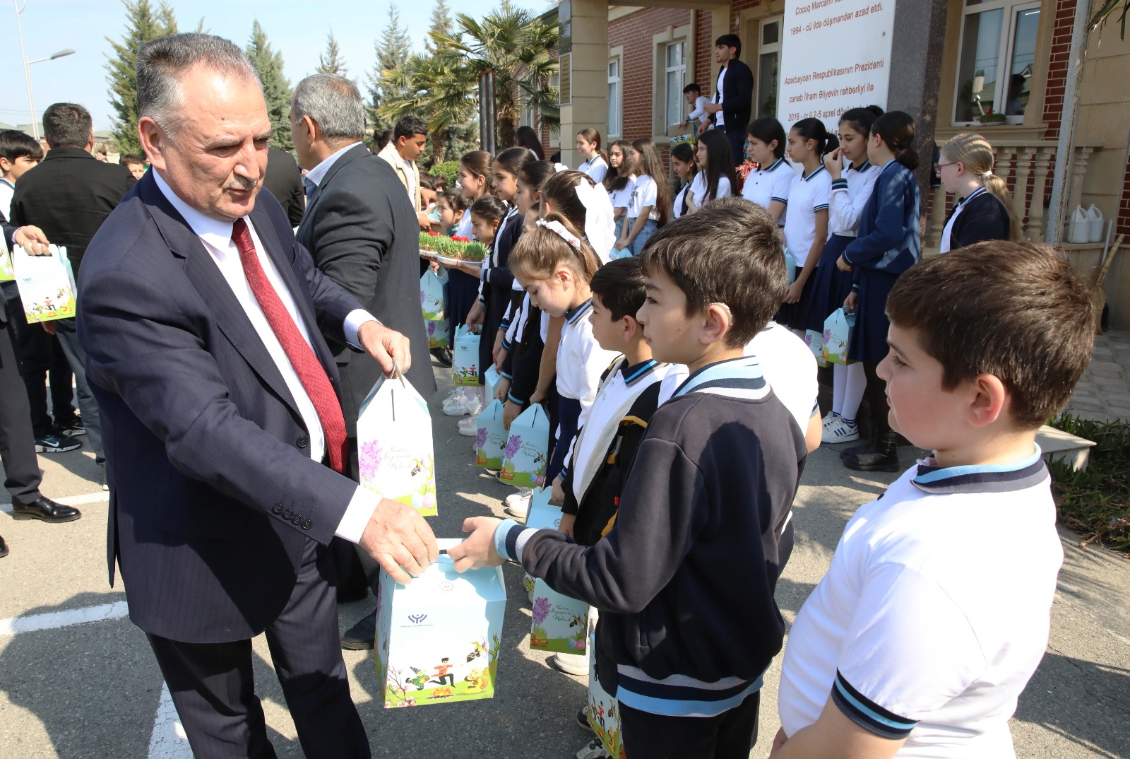 AHİK uşaqlar üçün Novruz şənlikləri təşkil edir (FOTO)