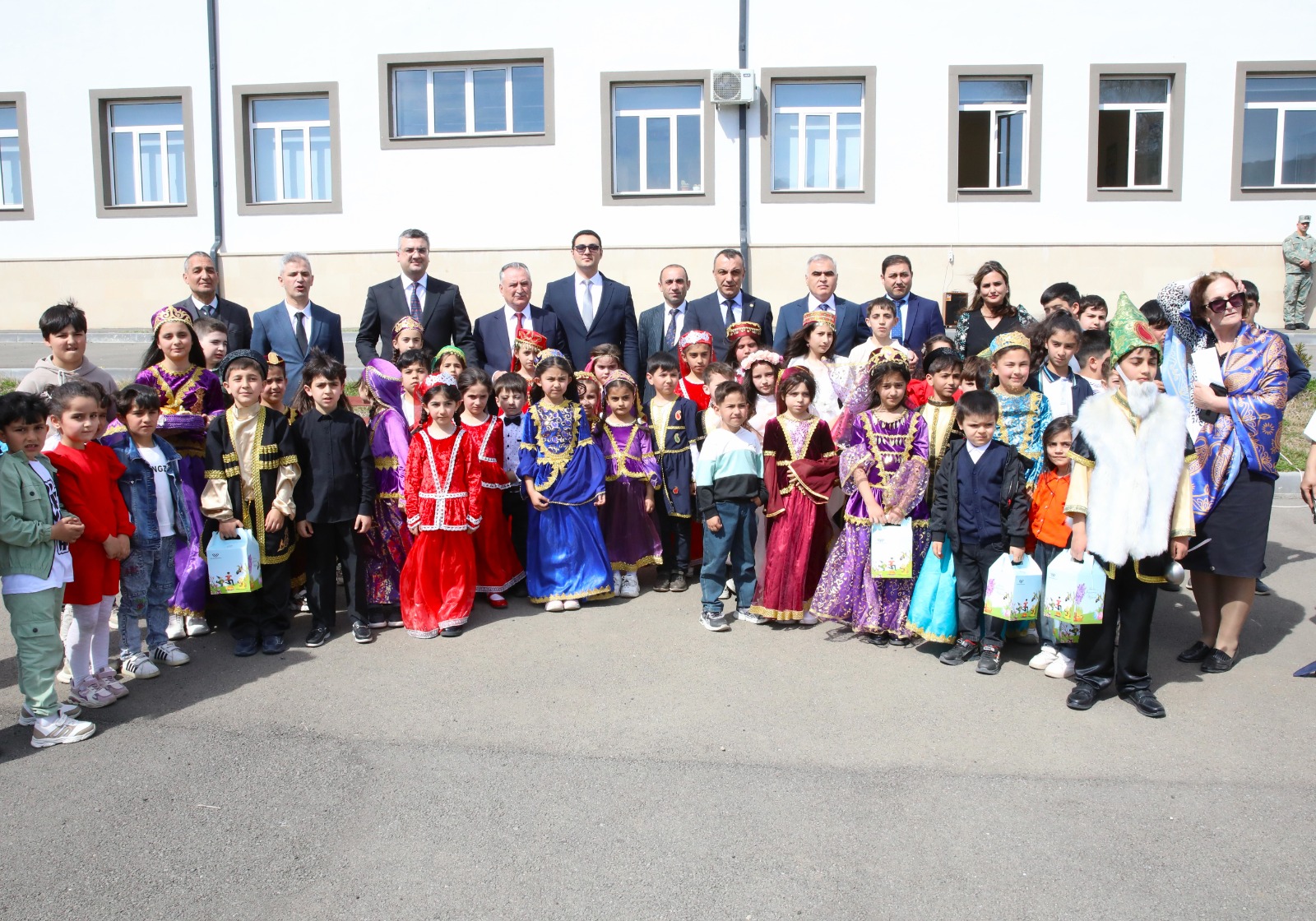 AHİK uşaqlar üçün Novruz şənlikləri təşkil edir (FOTO)