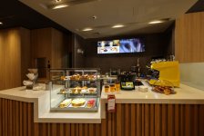 “İnşaatçılar” metrosunun yaxınlığında yeni “McDonald’s” restoranı açılıb (FOTO/VİDEO)