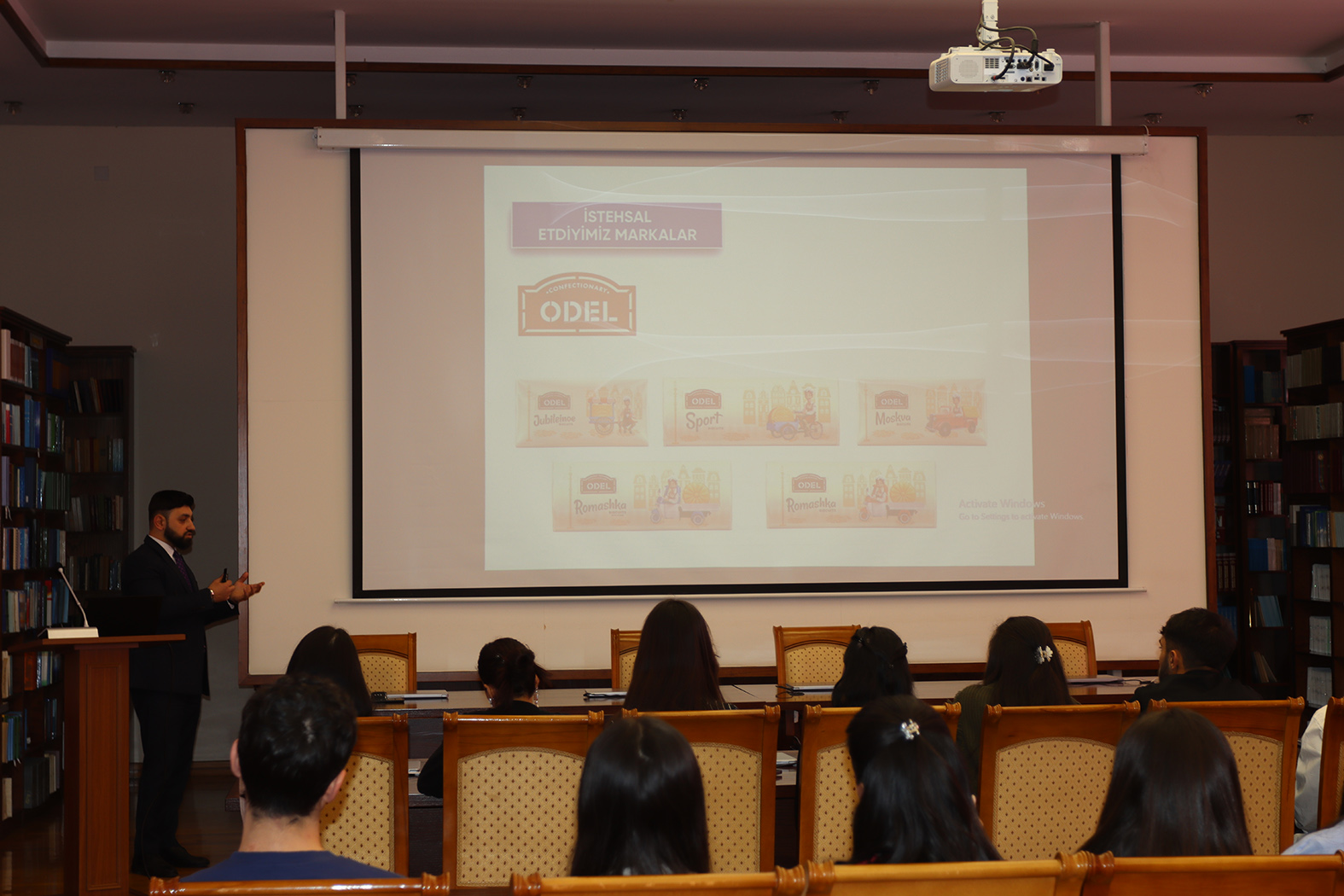 Bakı Biznes Universitetinin 32-ci ildönümünə həsr olunmuş “Universitet günləri” adlı silsilə tədbirlər keçirilib (FOTO)