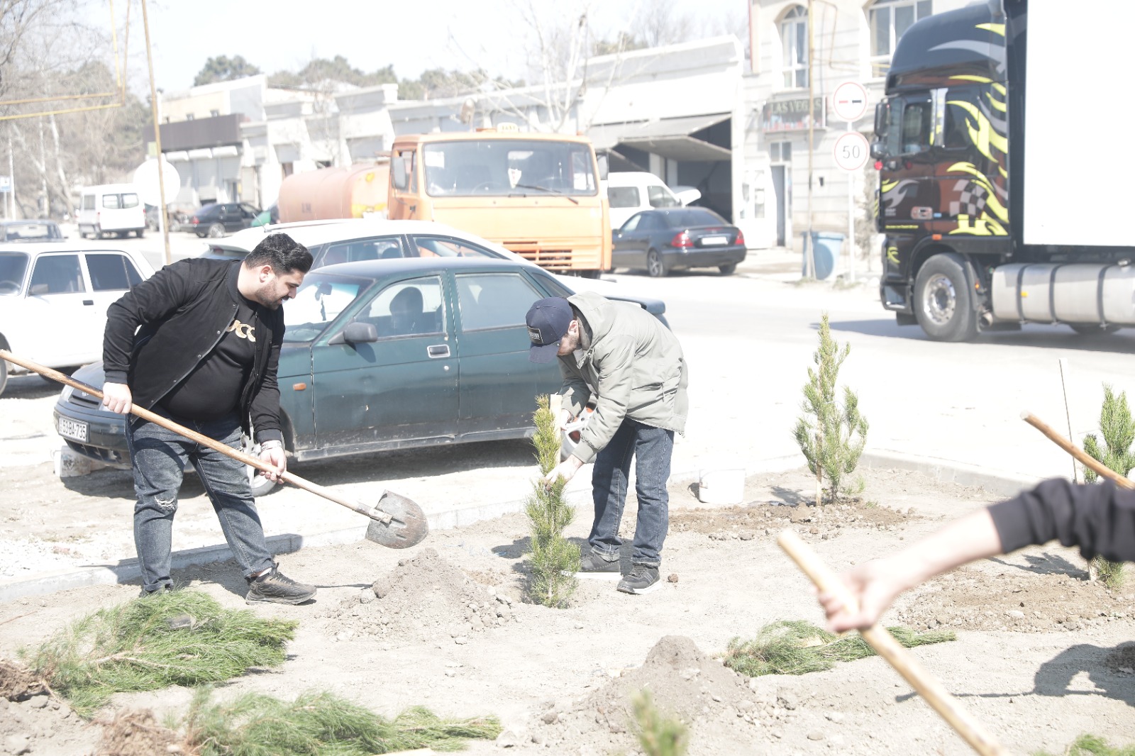 Xaçmazda “Konstitusiya və Suverenlik İli” çərçivəsində  ağacəkmə aksiyası keçirilib (FOTO)