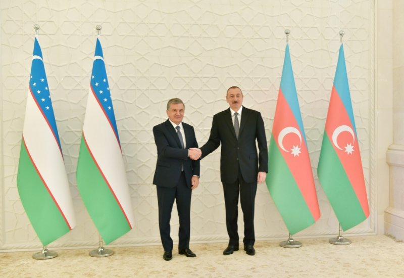Prezident İlham Əliyevlə Şavkat Mirziyoyev arasında telefon danışığı olub