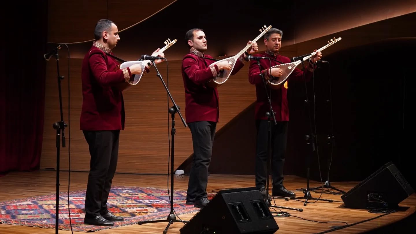 “Yenə gəldi yaz ayları” adlı aşıq musiqisindən ibarət konsert olub (FOTO)