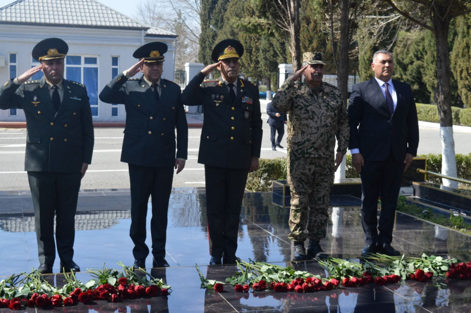 Hərbi Prokurorluq işçiləri Novruz bayramı və hüquqi maarifləndirmə ilə əlaqədar hərbi hissələrdə olublar (FOTO)