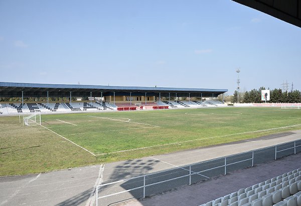 Yevlax şəhər stadionuna baxış keçirilib (FOTO)