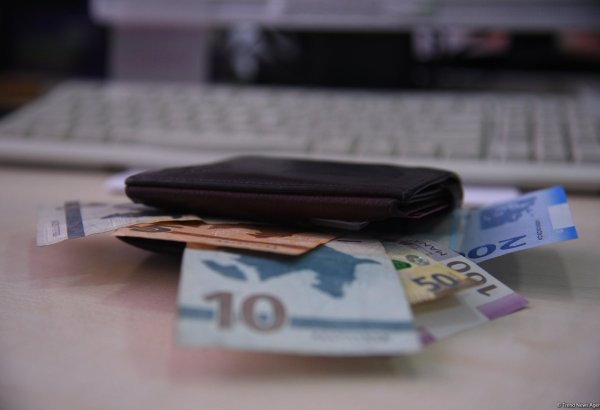 Bu il bankların kredit satışı 6 dəfəyə yaxın azalıb