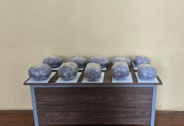 İrandan Azərbaycan 10 kiloqramdan çox narkotik vasitənin keçirilməsinin qarşısı alınıb, bir nəfər saxlanılıb (FOTO)