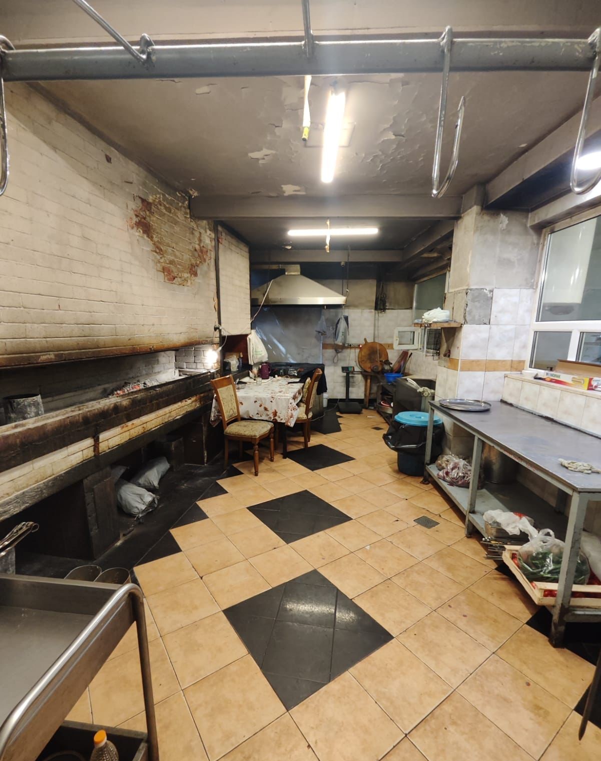 Daha bir restoranda nöqsanlar aşkarlandı (FOTO)