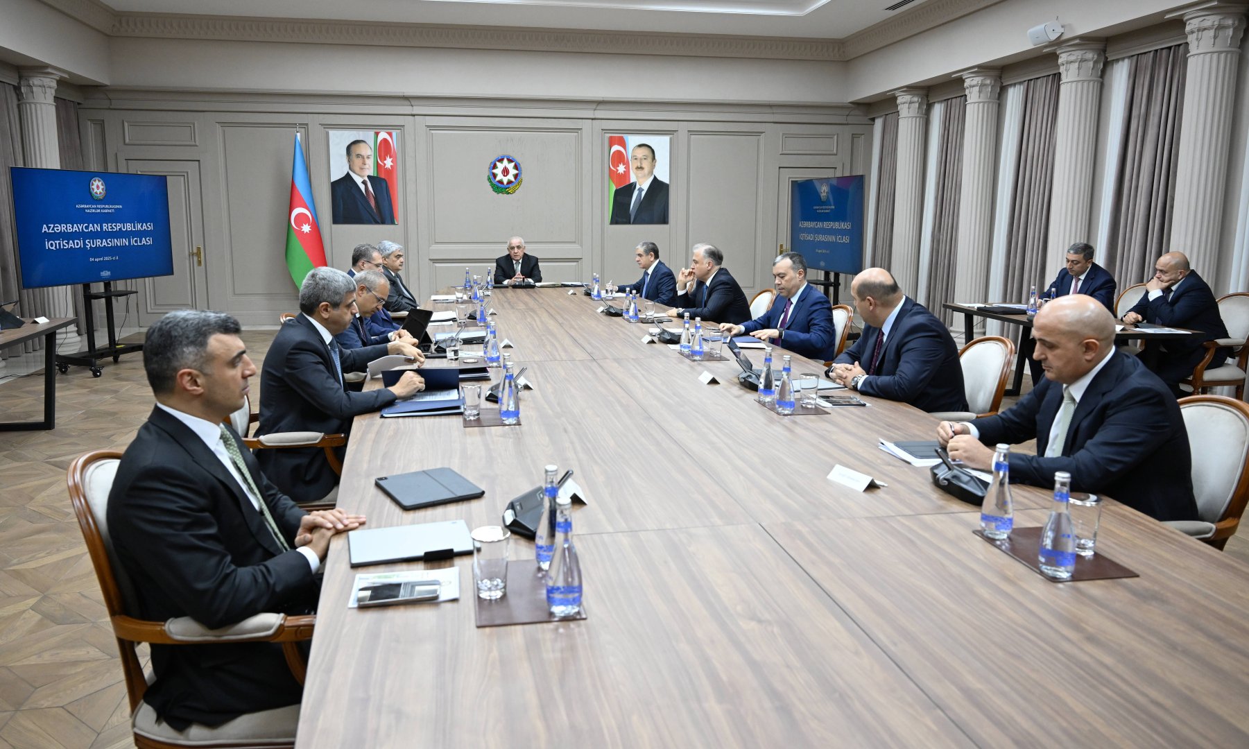 İqtisadi Şuranın növbəti iclası keçirildi: aktual məsələlər müzakirə olundu