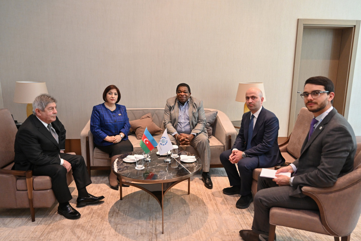 Azərbaycan-Özbəkistan qarşılıqlı maraq doğuran məsələlər haqqında müzakirələr aparıb