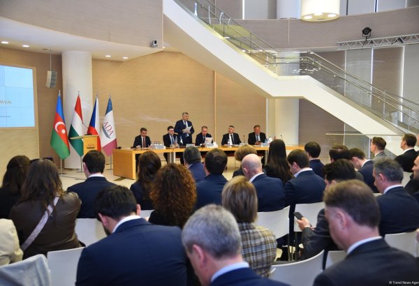 Bakıda "Daha "yaşıl gələcəy"ə innovativ yollar: bərpa olunan enerji və emissiyaların azaldılması" mövzusunda tədbir keçirilib (FOTO) (YENİLƏNİB)