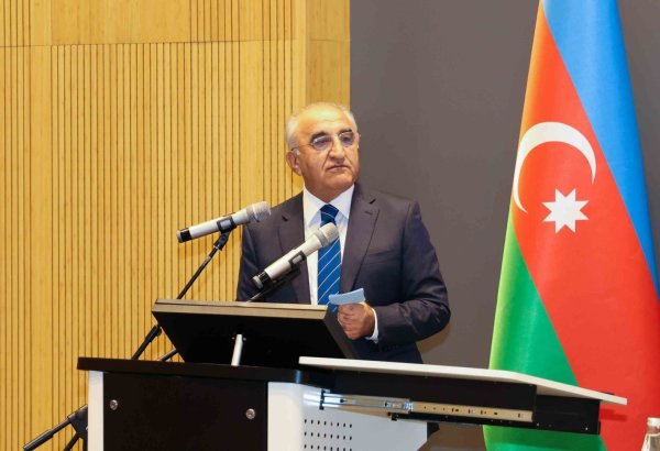 UNEC elmi uğurlarını artırır - Rektor