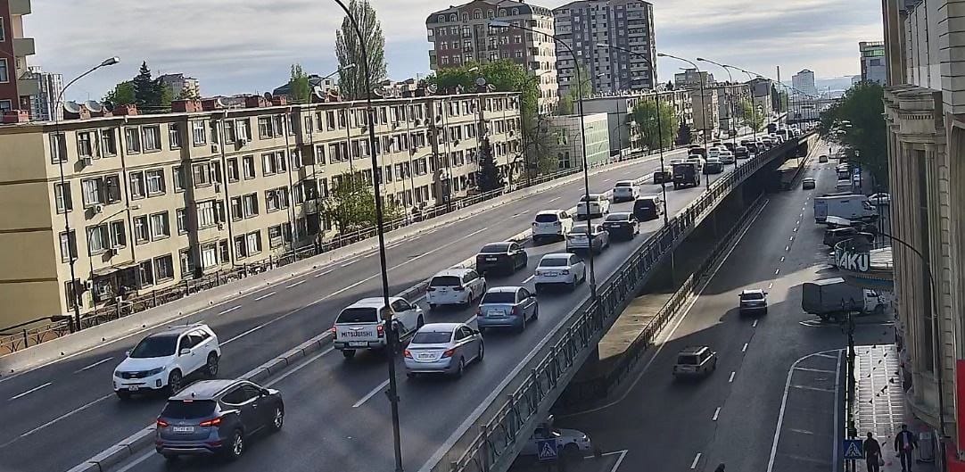 Sürücülərin NƏZƏRİNƏ: Bakıda bu yollarda sıxlıq var - SİYAHI (FOTO)