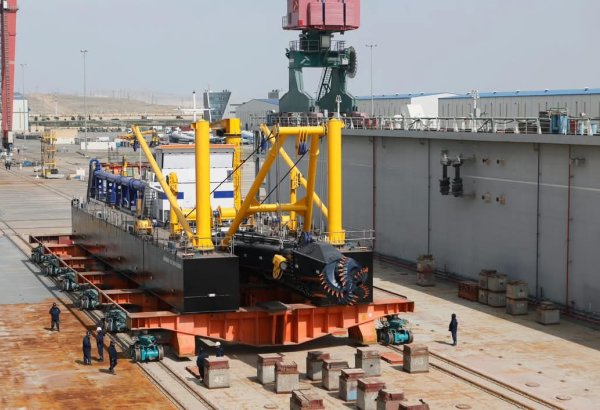 Azərbaycanda ilk dəfə olaraq dibdərinləşdirən gəmi inşa edilib